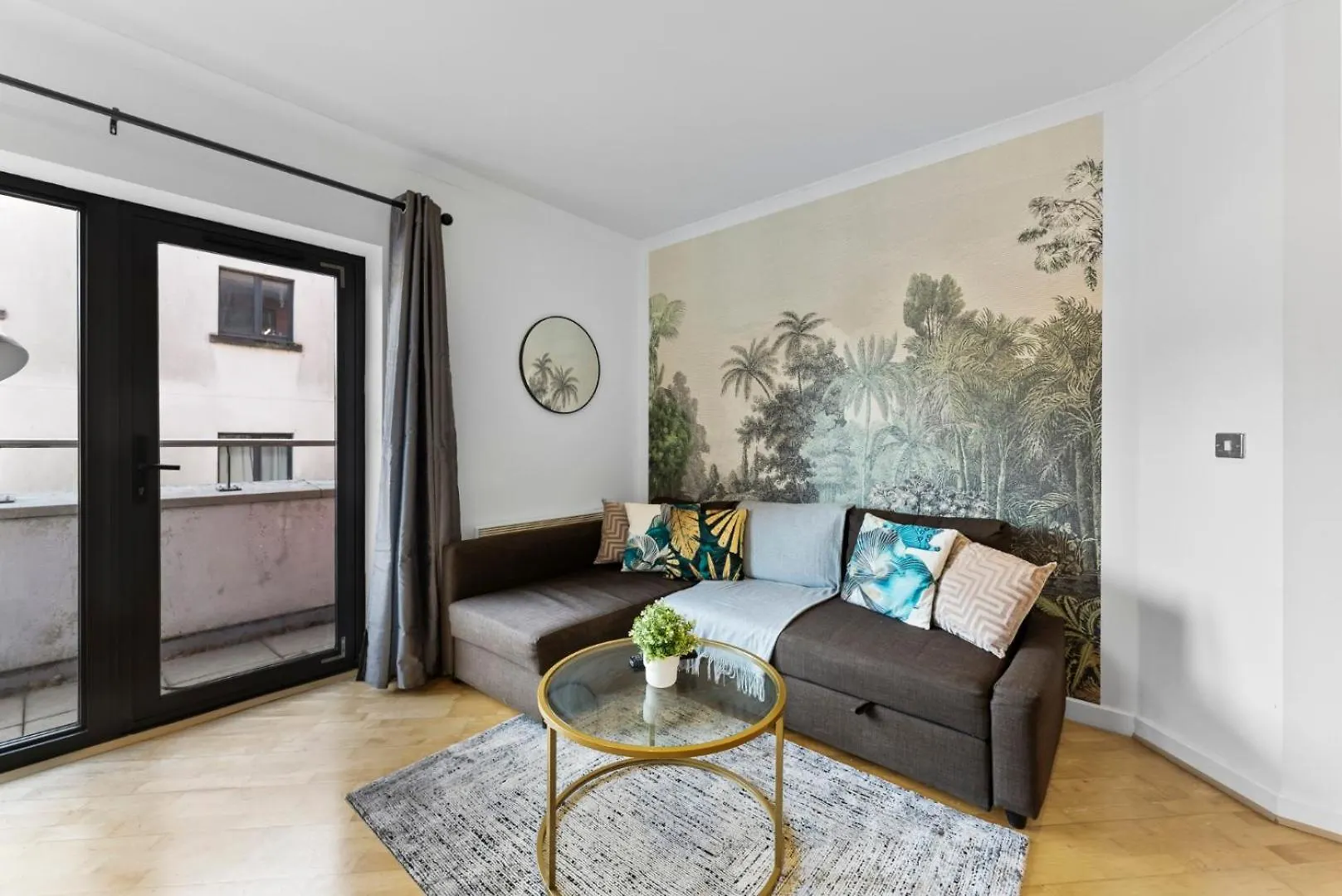 Stunning 2-Bed In Cardiff - Balcony Apartment United Kingdom